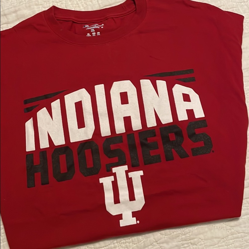 MENS champions XL indiana Hoosiers T-shirt